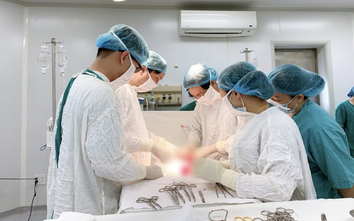 7 giờ sinh tử cùng cuộc đại phẫu 'cân não' báo động toàn viện, giành giật bệnh nhân từ tay 'tử thần' Ảnh 2