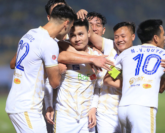 V.League và Quang Hải nói lời tạm biệt sau tối nay. Ảnh: VPF