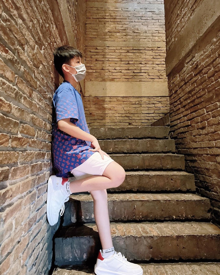 Quý tử nhà Lệ Quyên được bố mẹ cưng chiều hết mực