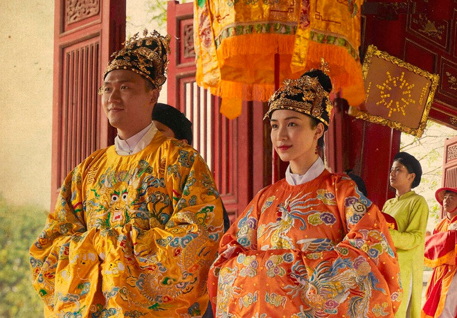 Xuân Phúc khi hóa thân thành vua Bảo Đại đã nhận được nhiều lời khen ngợi từ khán giả