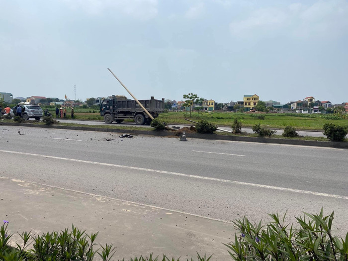 Hiện trường xảy ra vụ tai nạn được người tham gia giao thông ghi lại.