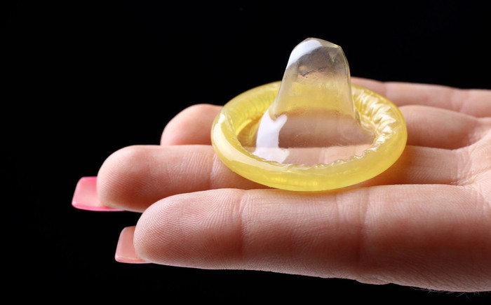 Dùng bao cao su có bị giảm cảm giác không và những lầm tưởng về phòng tránh thai, bệnh tình dục Ảnh 2