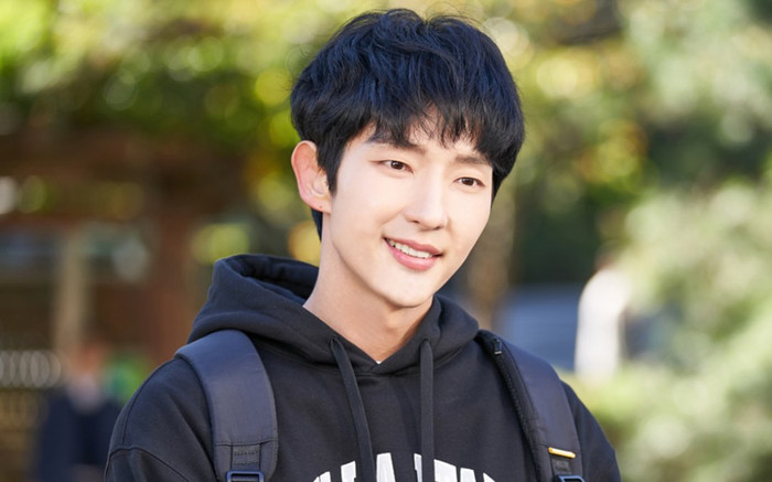 Nam thần 'Người Tình Ánh Trăng' Lee Jun Ki tái xuất vai công tố viên trong 'Again My Life' Ảnh 2
