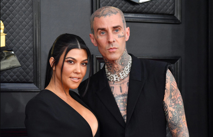 Chị gái Kim Kardashian đã kết hôn trước Grammy một ngày mà không ai biết Ảnh 4