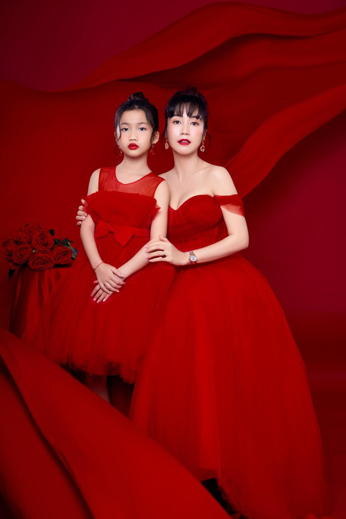 Bộ ảnh Ốc Thanh Vân chụp cùng bé Cola nhân dịp sinh nhật con.