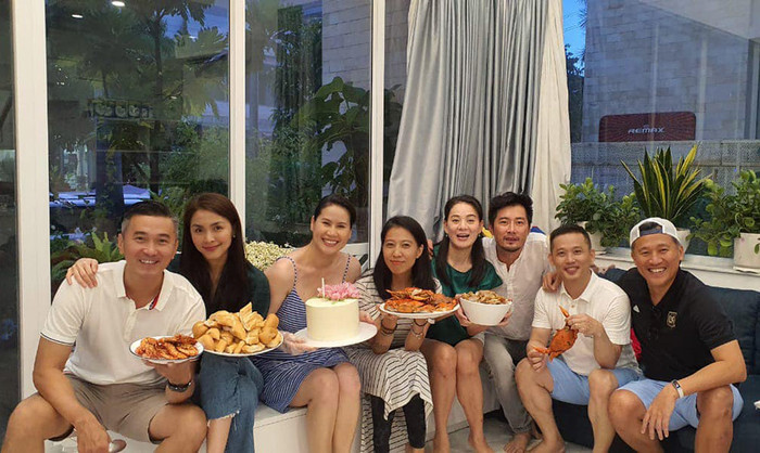 Ở các sự kiện lớn nhỏ trong cuộc đời hai diễn viên đều có sự góp mặt của người bạn thân thiết.