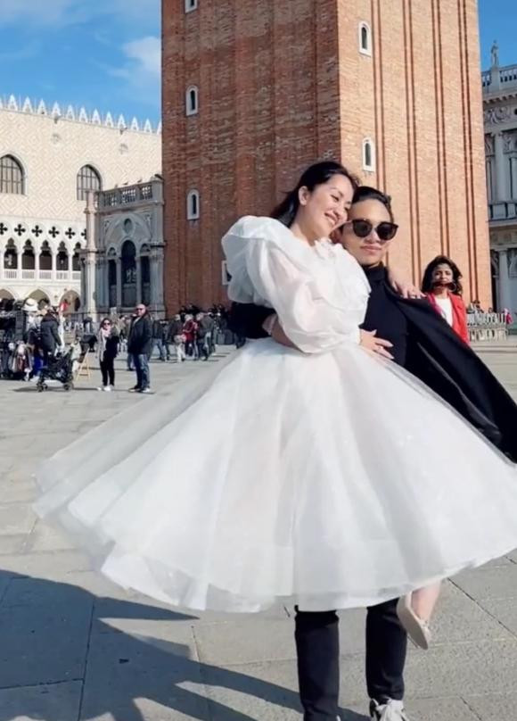 Thêm cặp đôi sao Việt nổi tiếng bắt trend trào lưu 'ôm vào lòng', ngọt nhất là màn 'khóa môi' Ảnh 4