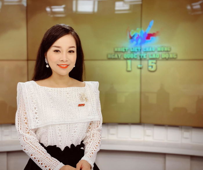 Minh Hương hiện đang làm MC-BTV của ANTV.