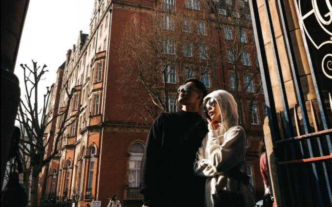 Lệ Quyên và tình trẻ mặn nồng tại Anh Ảnh 2