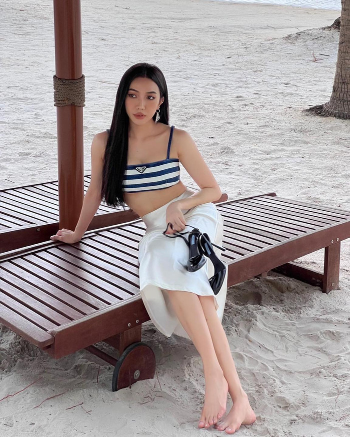 Nhìn chiếc eo kia đi, nếu tin đồn mang thai là thật thì nữ diễn viên lấy lại phong độ quá nhanh.