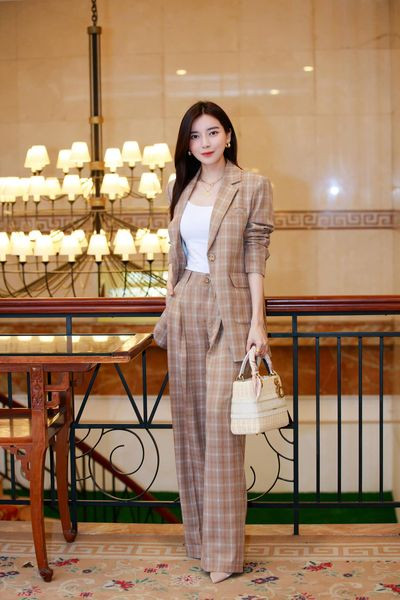 Cao Thái Hà nhắn nhủ bản thân giữa lúc tình cũ sắp lên xe hoa: 'Hạnh phúc muộn chút cũng không sao' Ảnh 5