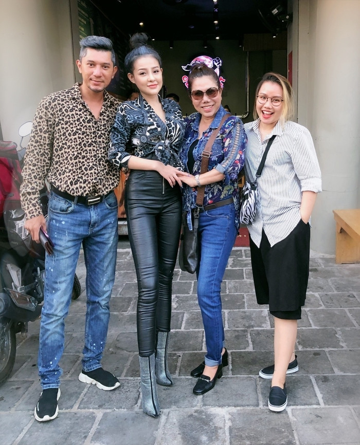 Ngân 98 đã ra mắt gia đình nhà bạn trai và được mẹ chồng tương lai hết lời khen ngợi