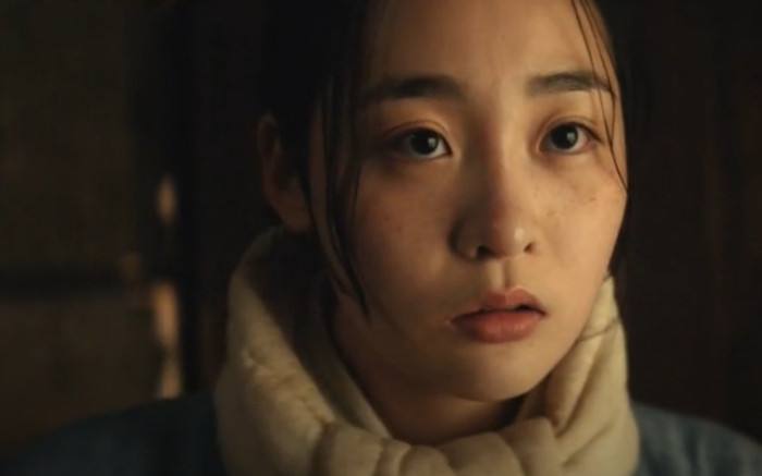 Pachinko: Tình cũ Lee Min Ho rơi nước mắt khi về nhà chồng Ảnh 2