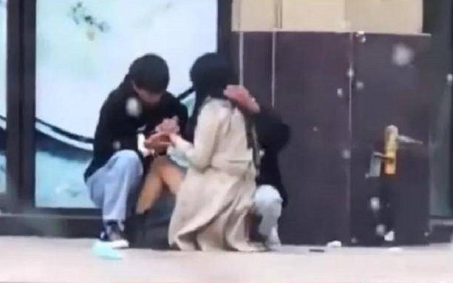 Bị bạn gái 'đá' vì có người mới, nam thanh niên đến tận nơi để kiểm chứng, diễn biến sau đó 'như trò hề' Ảnh 2