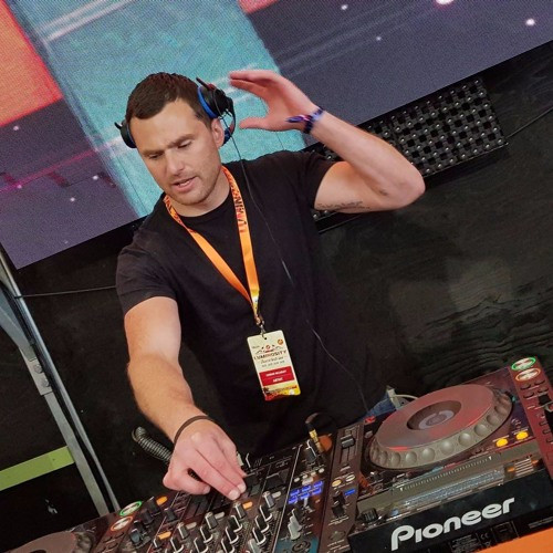 Ciaran Mcauley - Nam DJ được nhận xét là một trong những huyền thoại của dòng nhạc Trance.