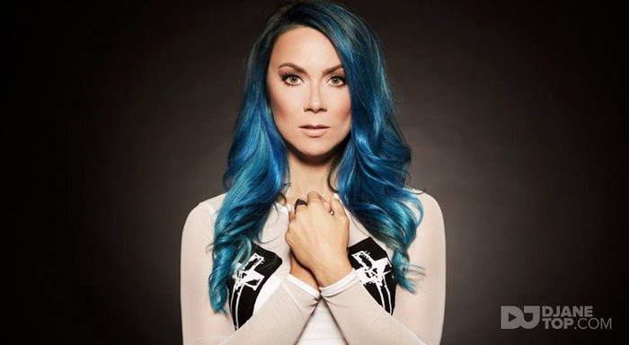 2Elements - Nữ DJ xinh đẹp chuyên trị dòng nhạc House cũng là nhân vật gây chú ý trong dàn line up được công bố. Sản phẩm remix “WATCH THE SUNRISE”, “TELL ME WHY” của cô giành được vị trí Best Mix do tạp chí âm nhạc điện tử MIXMAG bình chọn. 