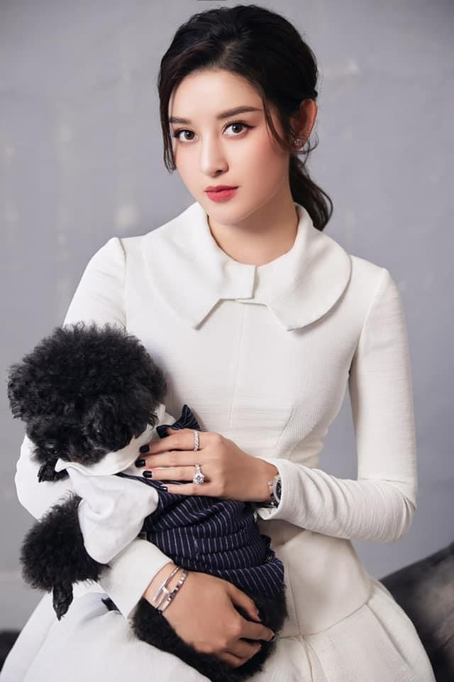 Huyền My lo lắng phát hiện tai bị rỉ máu lúc ngủ dậy mà không biết nguyên nhân do đâu Ảnh 4