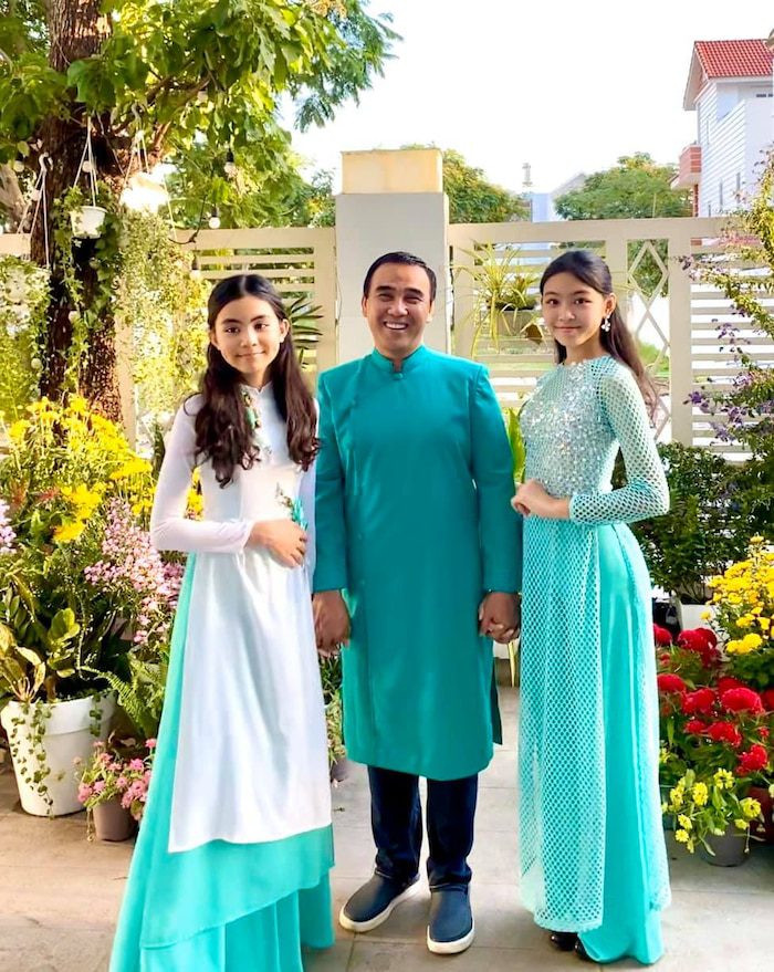 Con gái út nhà MC Quyền Linh cũng xinh không kém chị hai Lọ Lem, mới 14 tuổi đã ra dáng Hoa hậu Ảnh 3