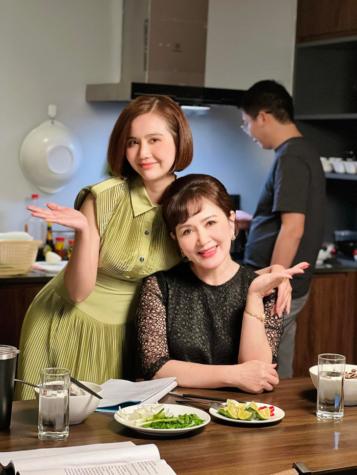 Huyền Lizzie nhận cơn mưa lời khen với tạo hình công sở trong Thương Ngày Nắng Về 2 Ảnh 12
