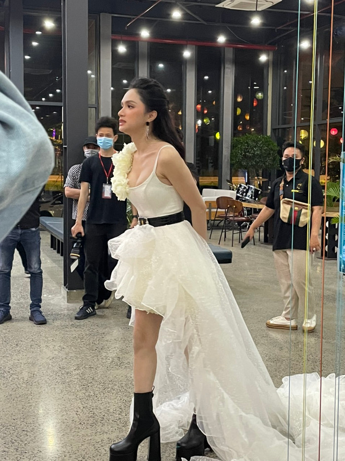 Hương Giang lộ nhan sắc thật qua cam thường: Hình ảnh chất lượng thấp nhưng visual chất lượng cao Ảnh 6