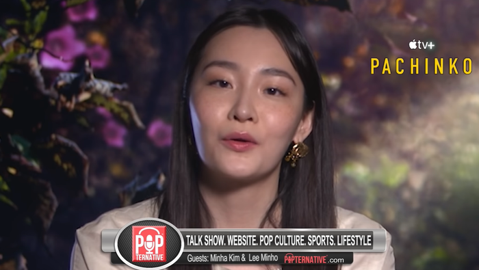 Lee Min Ho bị chê tan nát sau khi nữ chính Pachinko 'bắn' tiếng Anh như gió khi quảng bá phim mới Ảnh 3