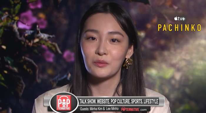 Lee Min Ho bị chê tan nát sau khi nữ chính Pachinko 'bắn' tiếng Anh như gió khi quảng bá phim mới Ảnh 4