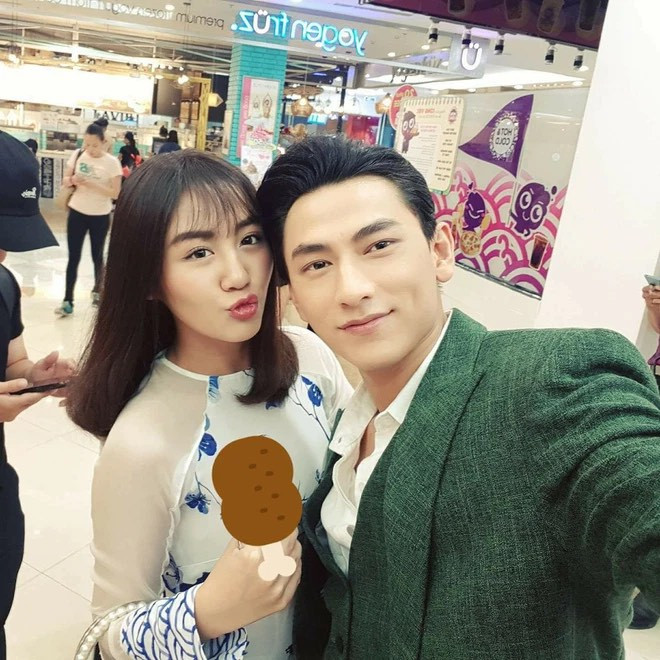  Không khó để bắt gặp những bức ảnh thân mật của Văn Mai Hương và Isaac. 