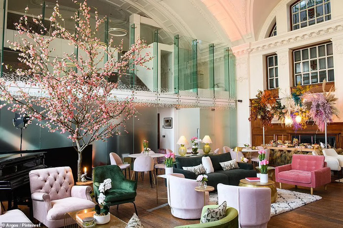 'Phòng tiệc trà'.