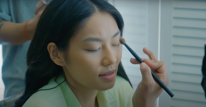 Thảo Nhi chắc đang làm các đối thủ khác 'rén' vì một ekip hùng hậu sau lưng cô, chuẩn bị 'từ A đến Á' cho rich kid. Nhìn thôi cũng đã thấy đi thi hoa hậu phải tốn 'lúa' khá nhiều rồi đây!