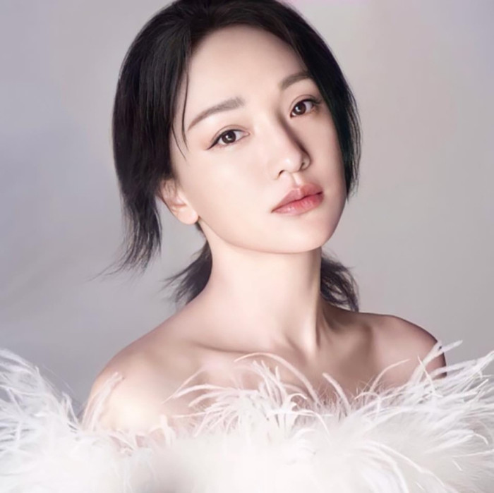 Nét đẹp mong mang khiến nhiều fan nhầm lẫn Châu Tấn chỉ mới 30 tuổi...