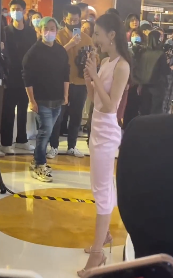 Sao Hoa ngữ giảm cân quá đà: La Vân Hi chỉ còn 'da bọc xương', Cúc Tịnh Y lộ khuôn mặt biến dạng Ảnh 12