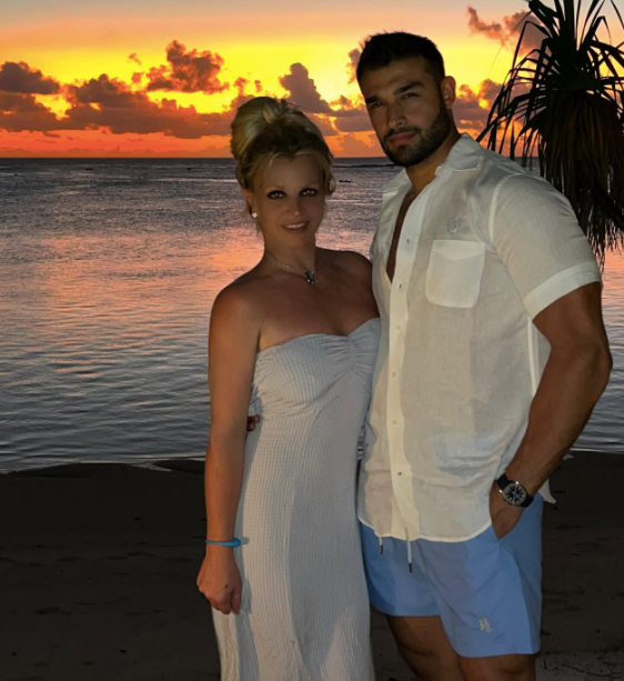 Hậu vụ kiện tụng chấn động showbiz, nữ ca sĩ nổi tiếng xác nhận đang mang thai Ảnh 4