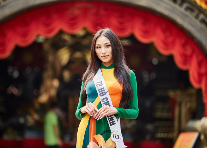 Lê Hoàng Phương - Hương Ly - Bảo Ngọc đọ sắc với áo dài nền nã Ảnh 15