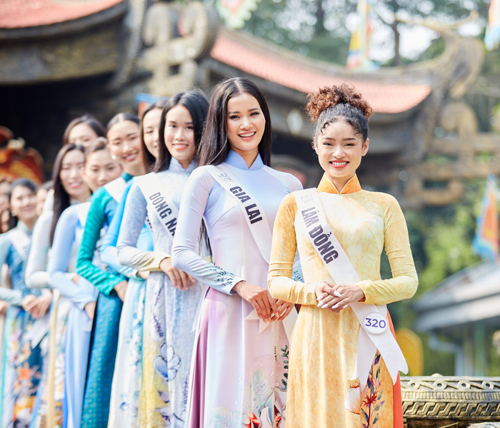 Lê Hoàng Phương - Hương Ly - Bảo Ngọc đọ sắc với áo dài nền nã Ảnh 5