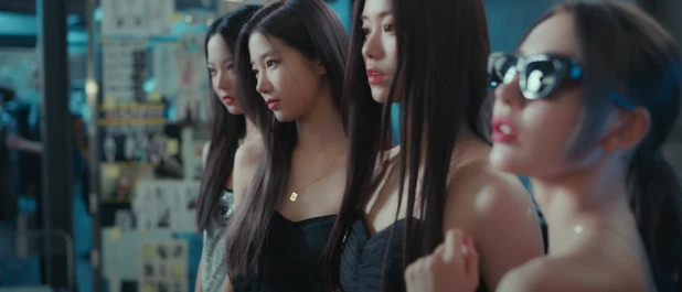 Phải chăng girlgroup 'em gái BTS' đang muốn biến mình thành BlackPink thứ 2? Ảnh 5