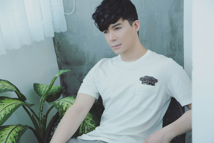 Nathan Lee ở tuổi 39 vẫn sở hữu body săn chắc và diện mạo điển trai