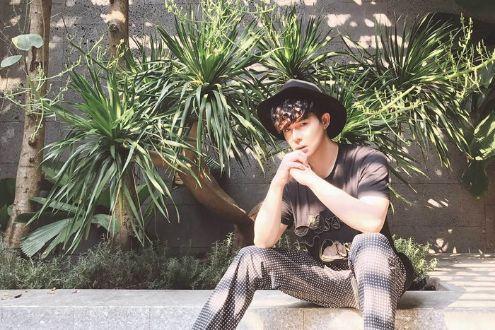 Giọng hát của Nathan Lee sẵn sàng khiến những người đứng cùng sân khấu bị lép vế bởi khả năng xử lý các nốt cao chót vót