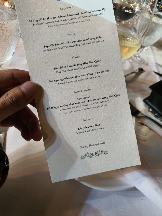 Muôn kiểu tổ chức đám cưới sao Việt: Người chi tiền tỷ làm 'tiệc cổ tích', người giản dị rước dâu bằng đò Ảnh 7