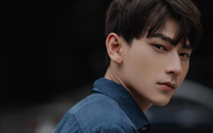 Isaac hóa 'thư sinh' tung loạt 'thính' khiến fan ngây ngất Ảnh 2