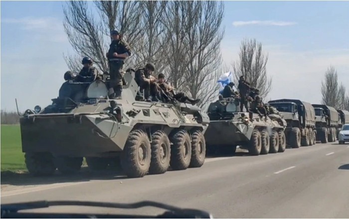 Đoàn xe quân sự Nga tiến về Donbass, có thể chuẩn bị cho trận chiến lớn Ảnh 2