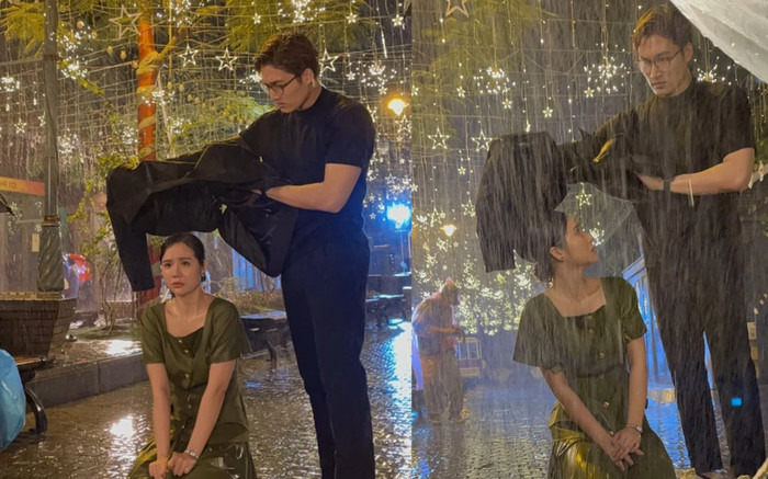 Thương Ngày Nắng Về 2: Lãng mạn cảnh Duy (Đình Tú) che mưa cho Trang (Huyền Lizzie) đang ngồi khóc Ảnh 2