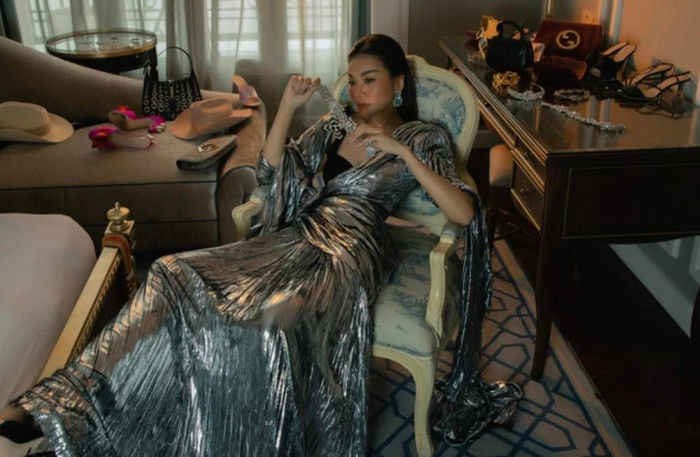 Thanh Hằng luôn biết cách làm bản thân trở nên nổi bật