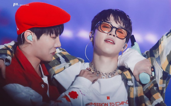 Netizen tranh cãi nảy lửa chuyện có hay không 2 thành viên BTS sử dụng hàng nhái thương hiệu của G-Dragon Ảnh 2