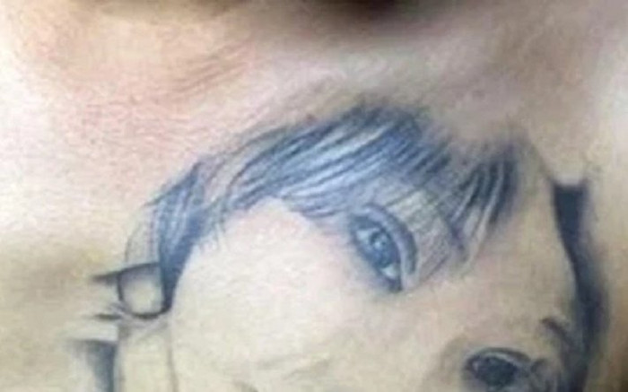 Lỡ xăm mặt bạn gái lên ngực trái, chàng trai có cách xử lý 'bá đạo' sau khi chia tay Ảnh 2