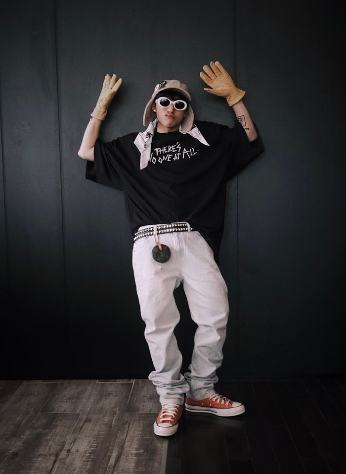 Sơn Tùng và chiếc áo gây xôn xao.