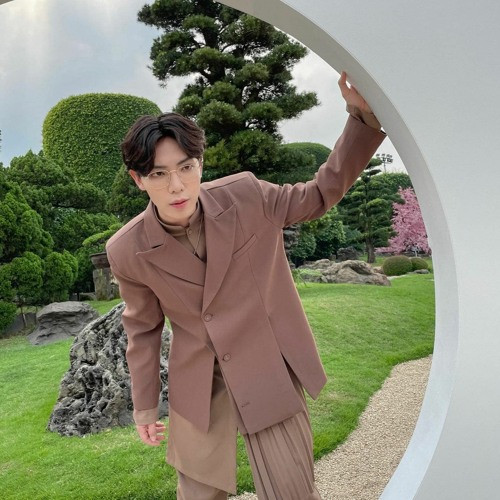 Leon - Lisa nhà Hà Hồ bắt trend 'bắp luộc' của Erik nhưng sau biểu cảm đau khổ thế này? Ảnh 3