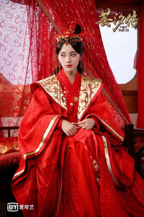 Những nữ diễn viên Hoa ngữ diện hồng y đẹp nhất: Địch Lệ Nhiệt Ba, Triệu Lộ Tư không phải số 1? Ảnh 8