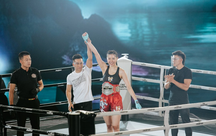 Sau khi giành chiến thắng, Thu Huyền chia sẻ: 'Vô địch boxing có cảm xúc hoàn toàn khác' Ảnh 2