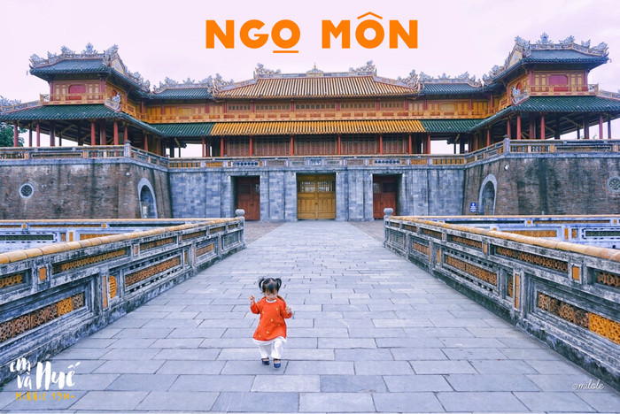 Ngọ Môn Huế là địa điểm sống ảo “vạn người like” khi đến cố đô Huế tham quan, du lịch. Bởi nơi đây có vô vàn góc chụp ảnh đẹp, có không gian đậm chất hoài cổ, cùng kiến trúc độc đáo tạo nên khung cảnh như trong những bộ phim cổ trang, dã sử khiến bất cứ ai cũng phải xuýt xoa vì quá nguy nga, tráng lệ.