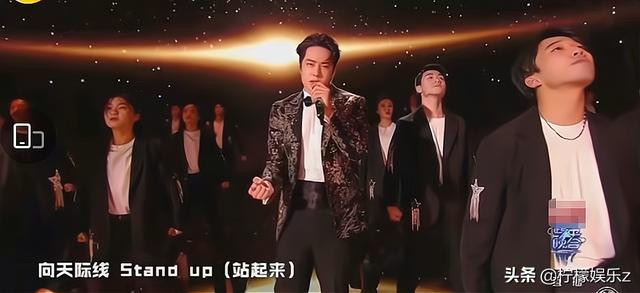 Khi các nam thần Cbiz đột ngột tăng cân: Nhất Bác lộ khuôn mặt béo tròn, Dương Dương được khen hết lời Ảnh 3